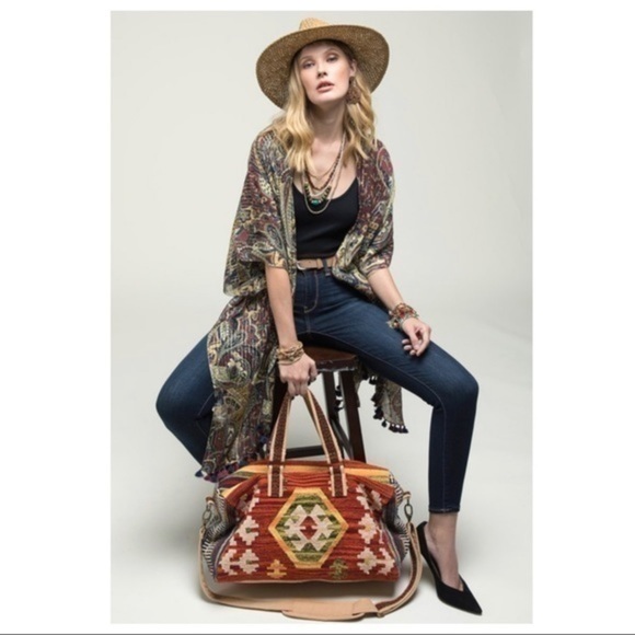 Montezuma’s Navajo & Southwestern Print Tr… - Picture 7 of 12